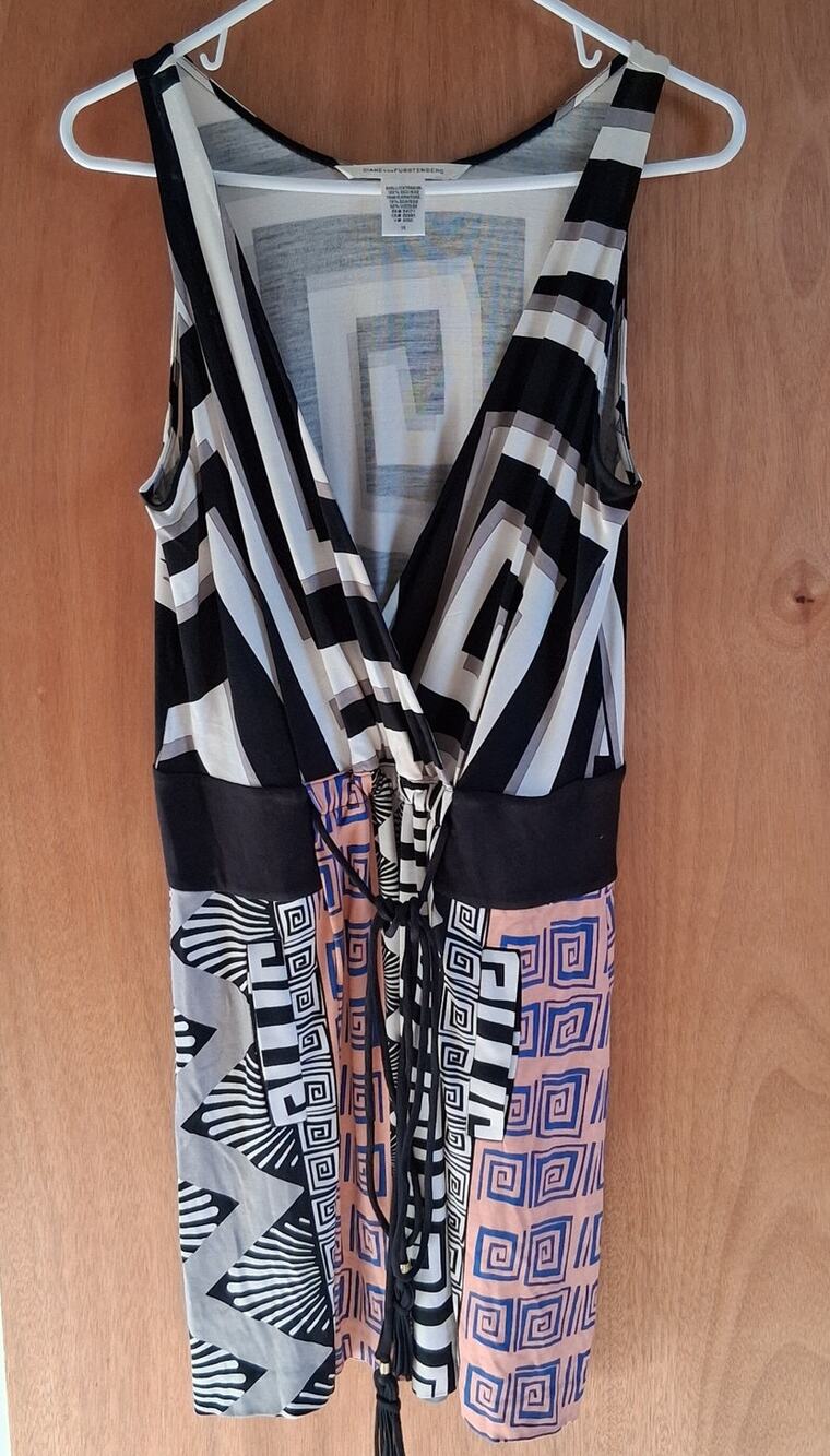 Ladies Diane Von Furstenberg 100% Silk Sleeveless Faux Wrap Dress Size 14